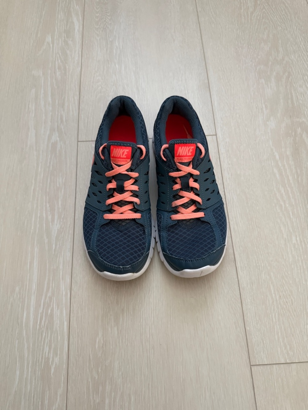 Nike Dark Blue and Coral Sneakers